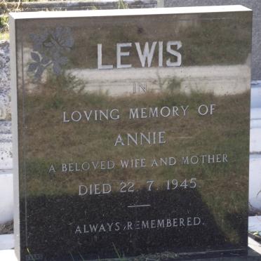 LEWIS Annie -1945