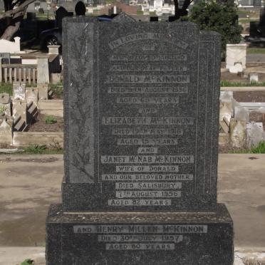 Mc KINNON Donald †1936 &amp; Elizabeth †1916 &amp; Janes McNab†1956.JPG
