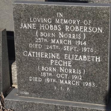 ROBERTSON Jane Hobbs nee NORRIS 1914-1976 :: PECHE Catherine Elizabeth nee NORRIS 1912-1983