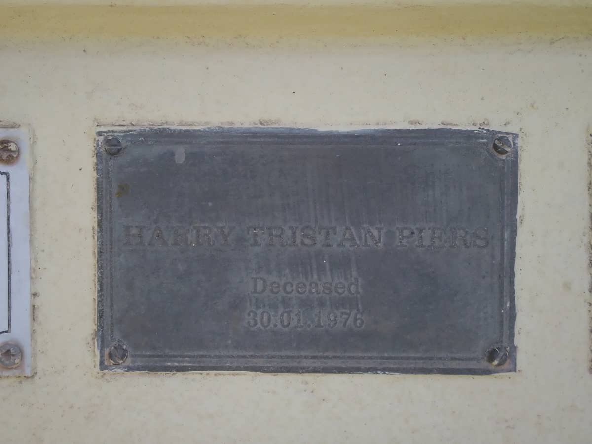 PIERS Harry Tristan -1976