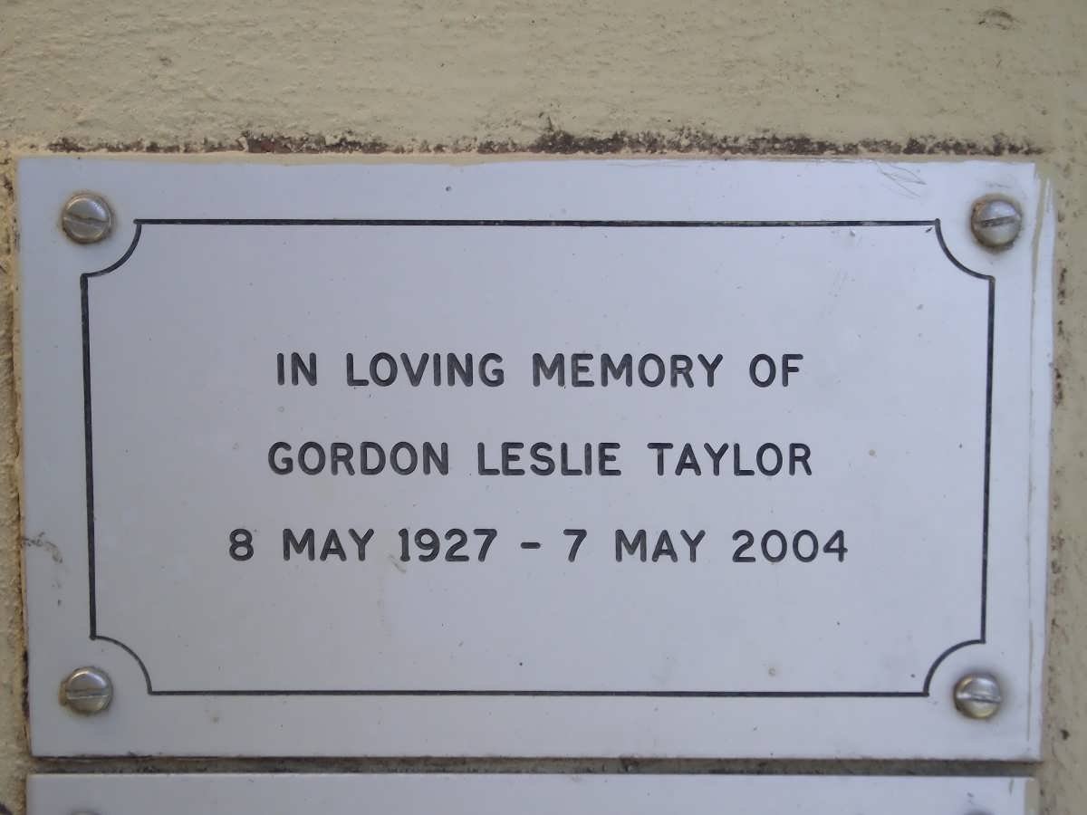TAYLOR Gordon Leslie 1927-2004