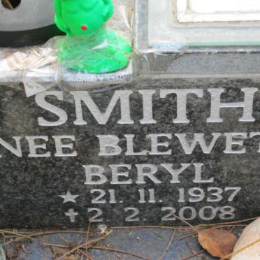 SMITH Beryl nee BLEWETT 1937-2008