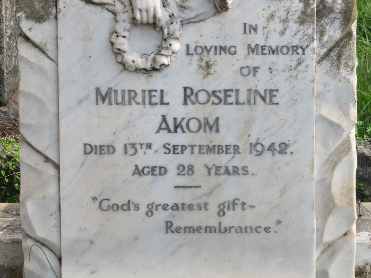 AKOM Muriel Roseline -1942