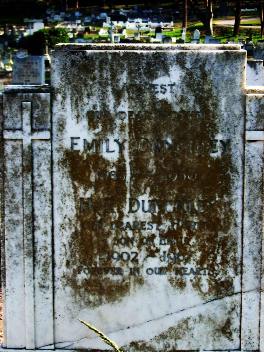 DUNCKLEY H.E. 1902-1967 &amp; Emily 1902-1967
