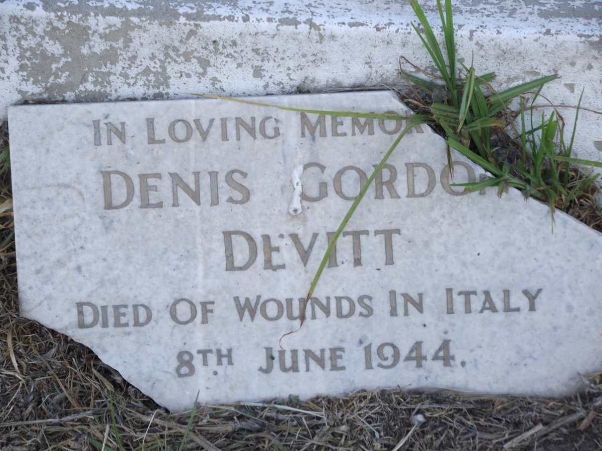 DEVITT Denis Gordon -1944