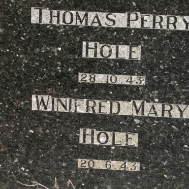 HOLE Thomas Perry -1943 :: HOLE Winnifred Mary -1943