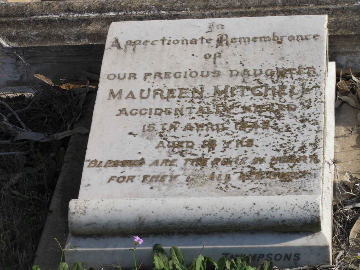 MITCHELL Maureen -1949