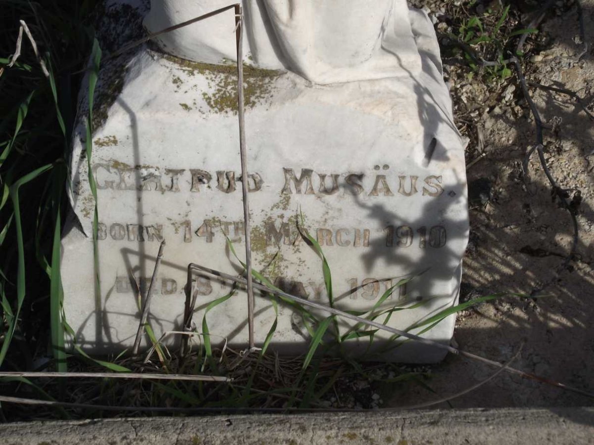 MUSAUS Gertrud 1910-1911