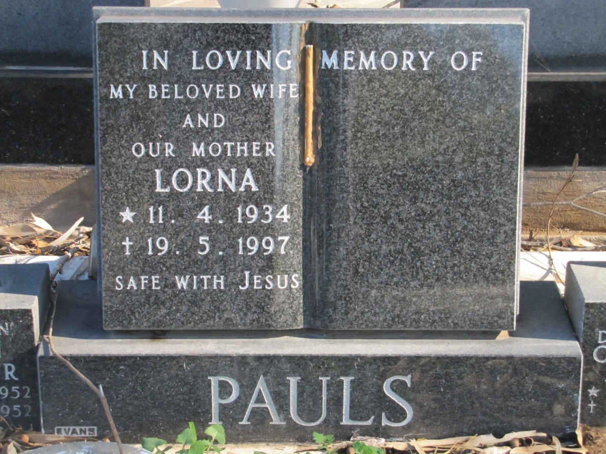 PAULS Lorna 1934-1997