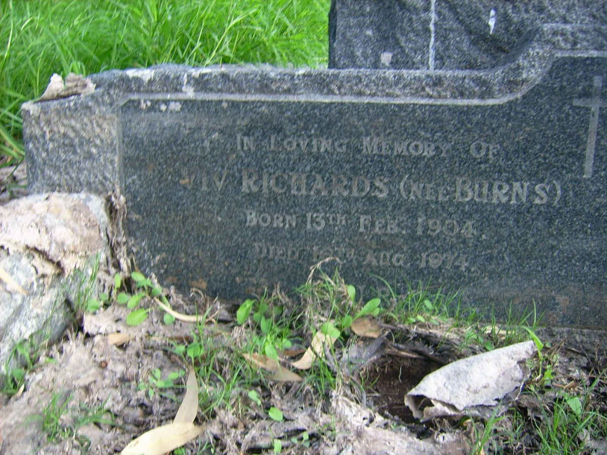 RICHARDS Viv nee BURNS 1904-1974