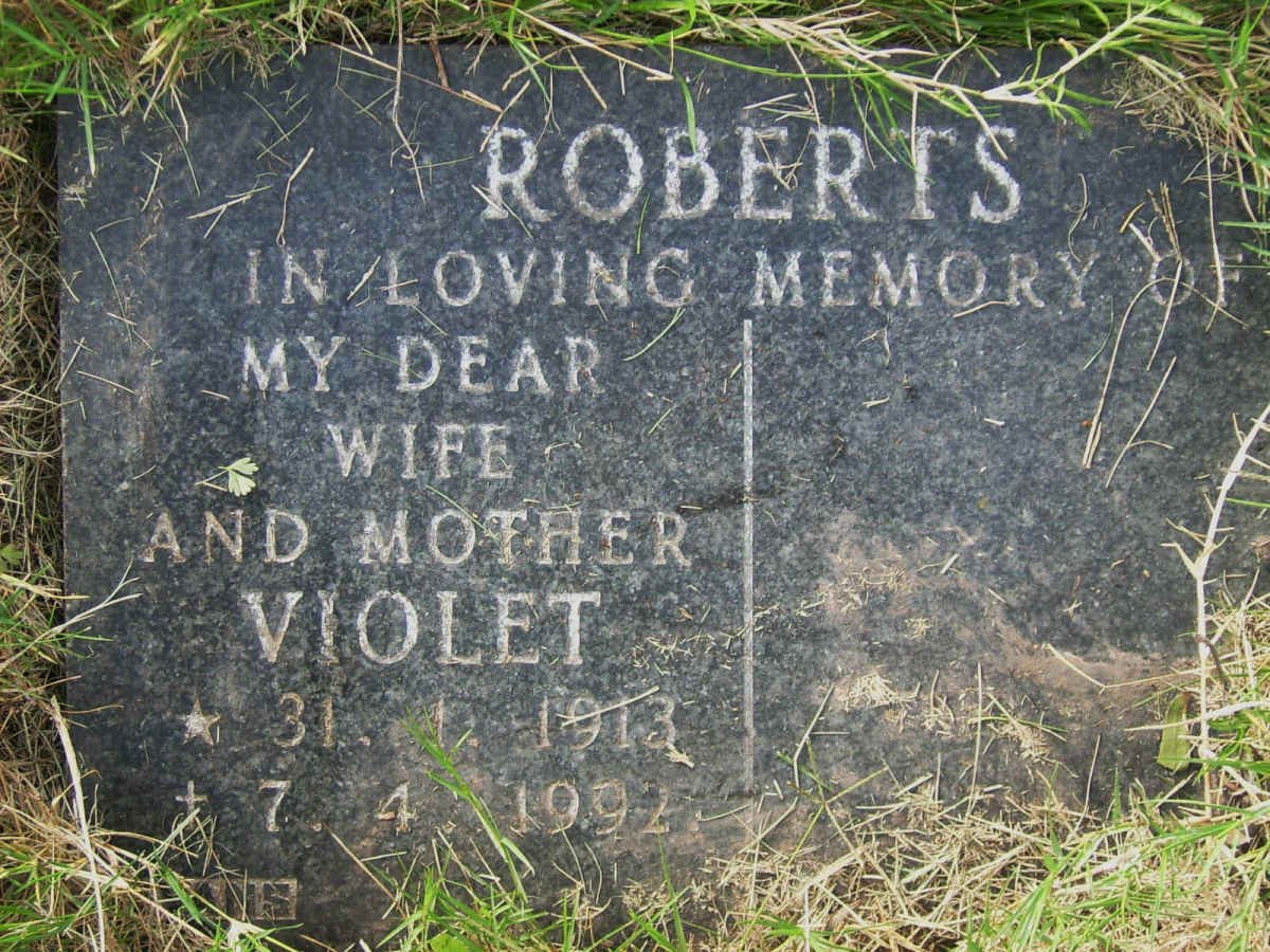 ROBERTS Violet 1913-1992