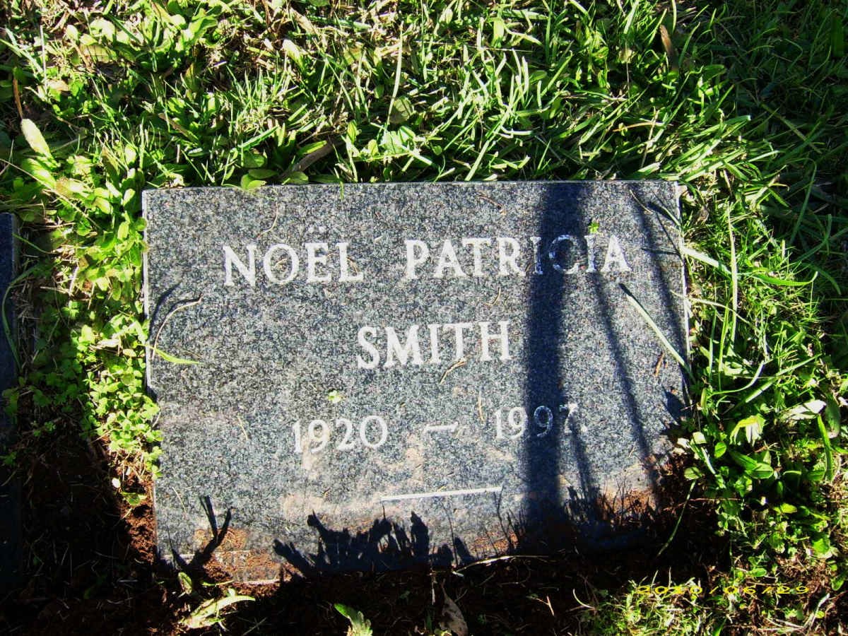 SMITH Noel Patricia 1920-1997