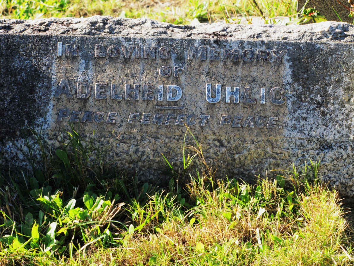 UHLIG Adelheid