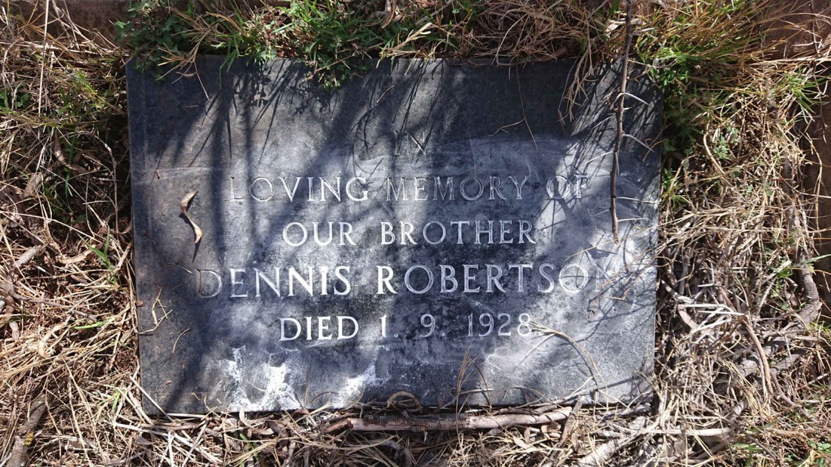 ROBERTSON Dennis -1928