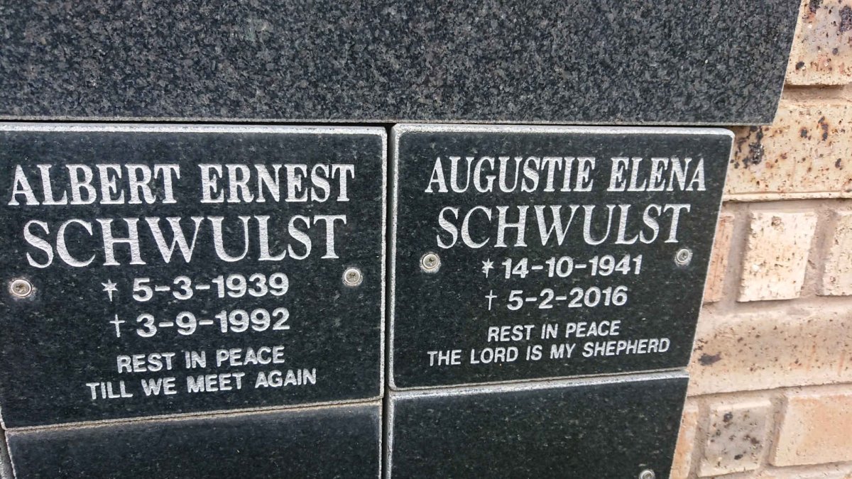 SCHWULST Albert Ernest 1939-1992 :: SCHWULST Augustie Elena 1941-2016
