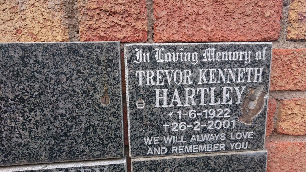 HARTLEY Trevor Kenneth 1922-2001