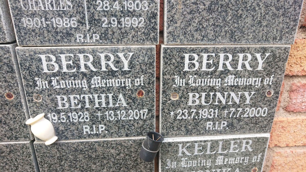 BERRY Bertha 1928-2017 :: BERRY Bunny 1931-2000