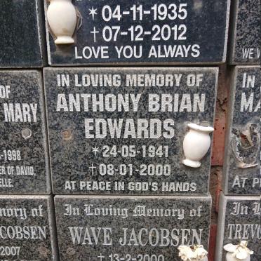 MOKAWEM Raymond 1935-2012 :: EDWARDS Anthony Brian 1941-2000 :: JACOBSEN Wave -2000 :: STRIJP Heather Mae, van 1937-2005