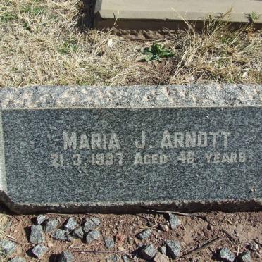 ARNOTT Charlie E. -1934 &amp; Maria J. -1937
