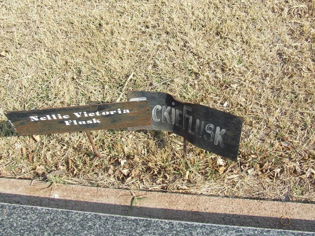 FLUSK Nellie Victoria :: FLUSK Jackie