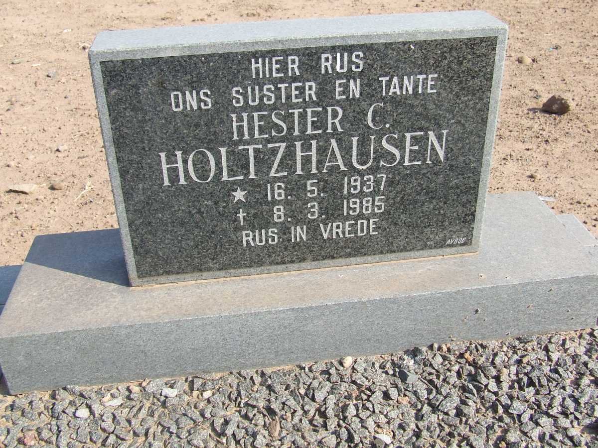 HOLTZHAUSEN Hester C. 1937-1985