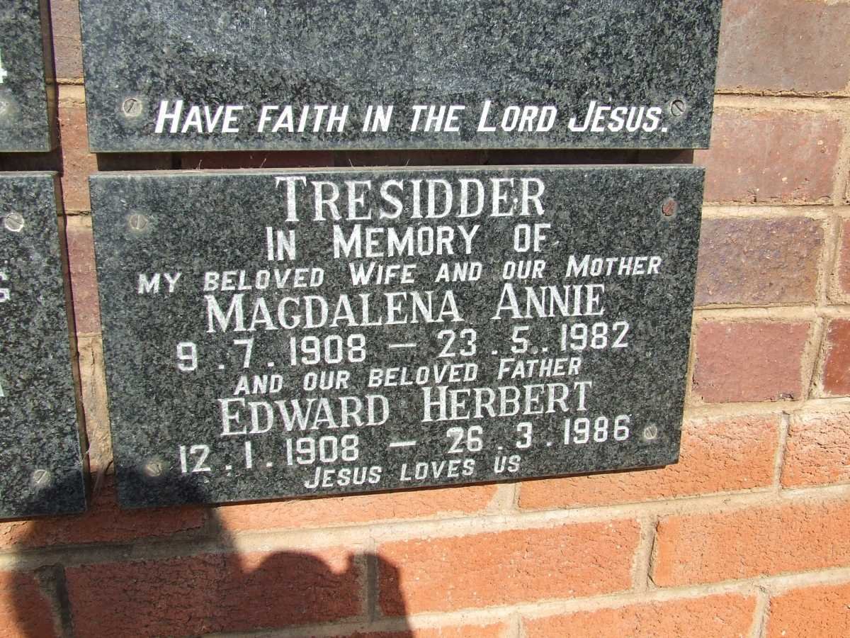 TRESIDDER Edward Herbert 1908-1986 &amp; Magdalena Annie 1908-1982