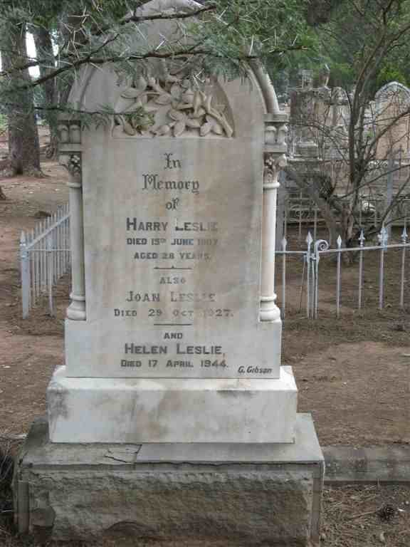 LESLIE Harry -1907 :: LESLIE Joan -1927 :: LESLIE Helen -1944