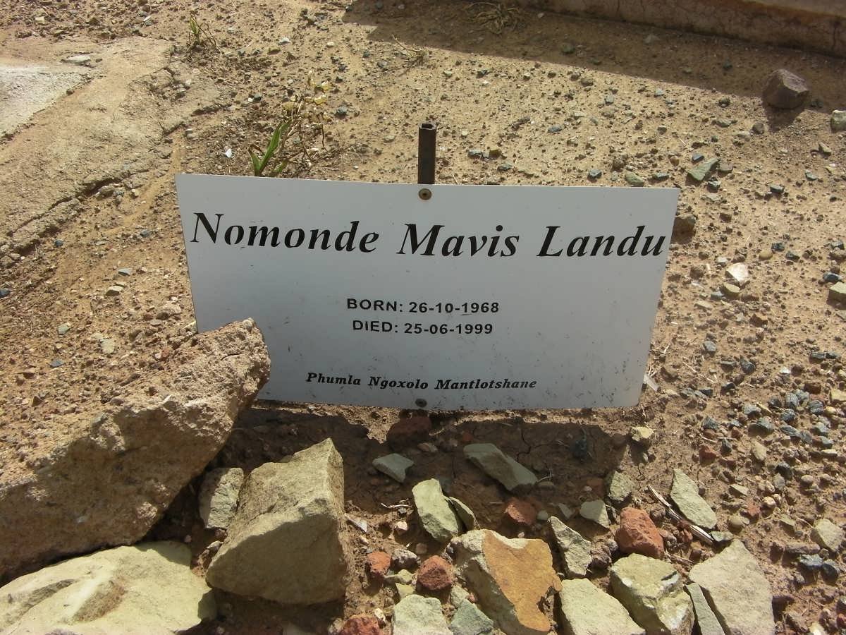 LANDU Nomonde Mavis 1968-1999
