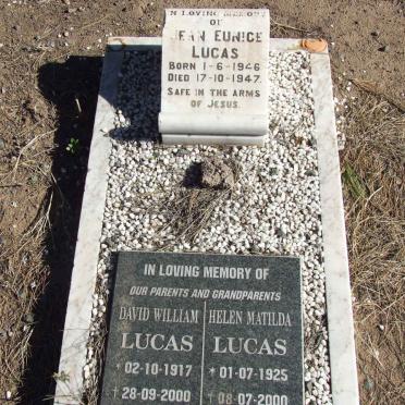LUCAS David William 1917-2000 &amp; Helen Matilda 1925-2000 :: LUCAS Jean Eunice 1946-1947
