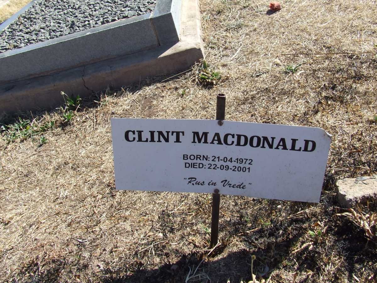 MACDONALD Clint 1972-2001