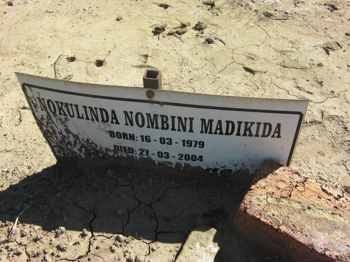 MADIKIDA Nokulinda Nombini 1979-2004
