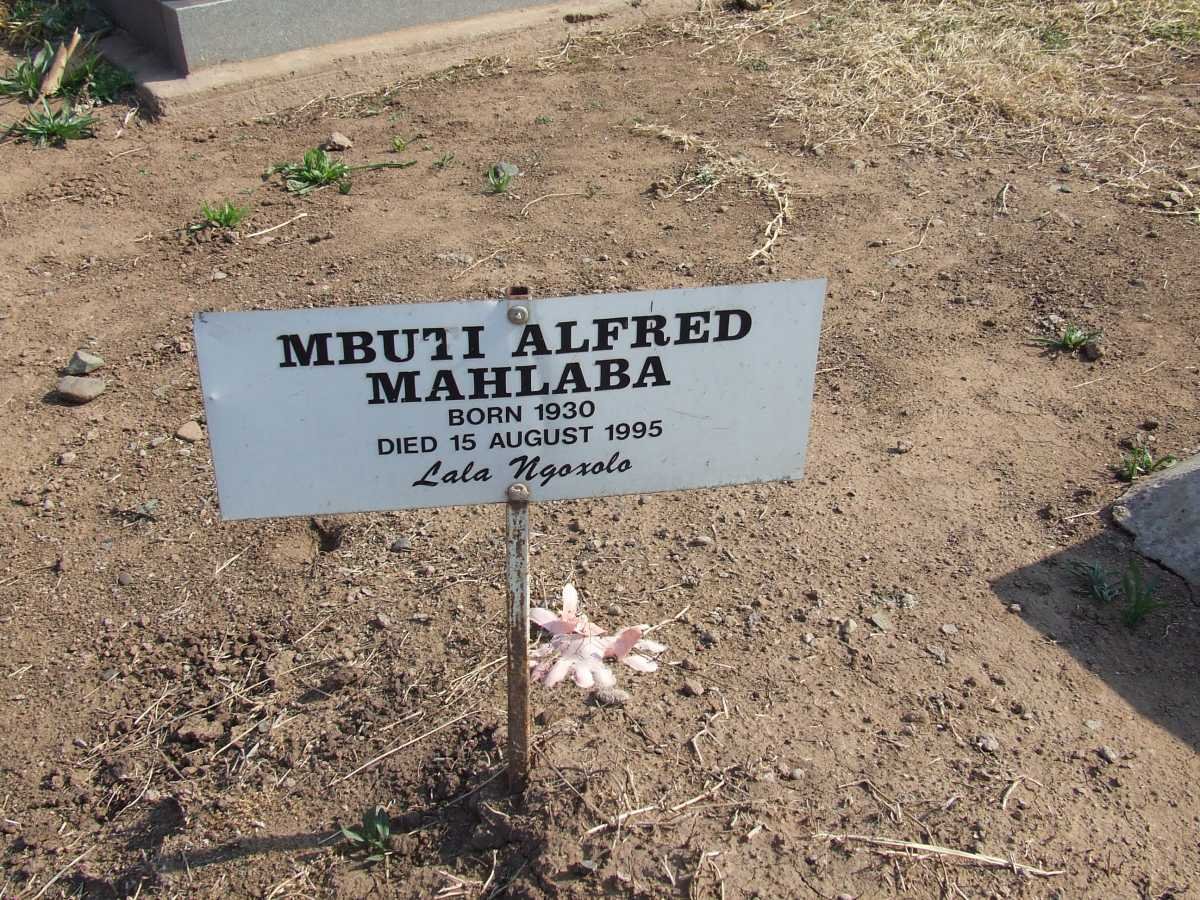 MAHLABA Mbuti Alfred 1930-1995