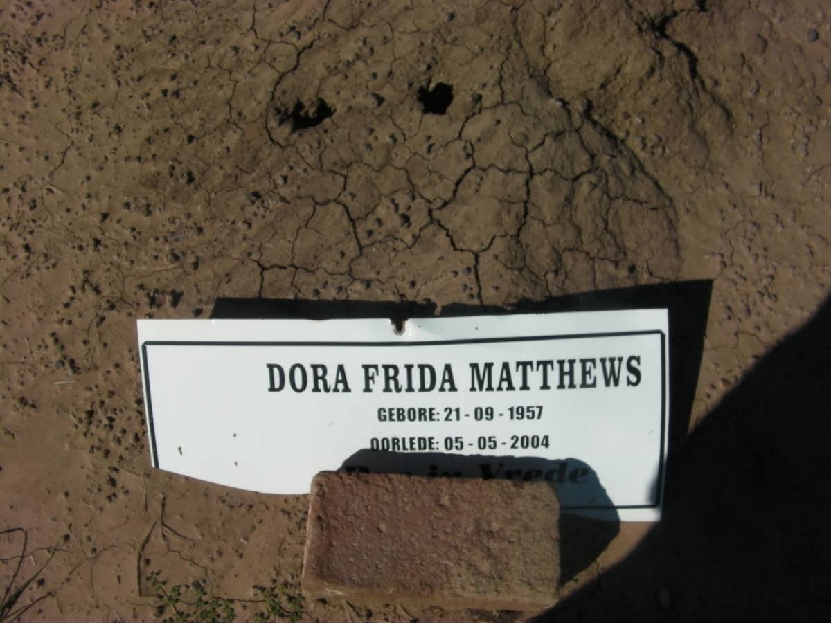 MATTHEWS Dora Frida 1957-2004