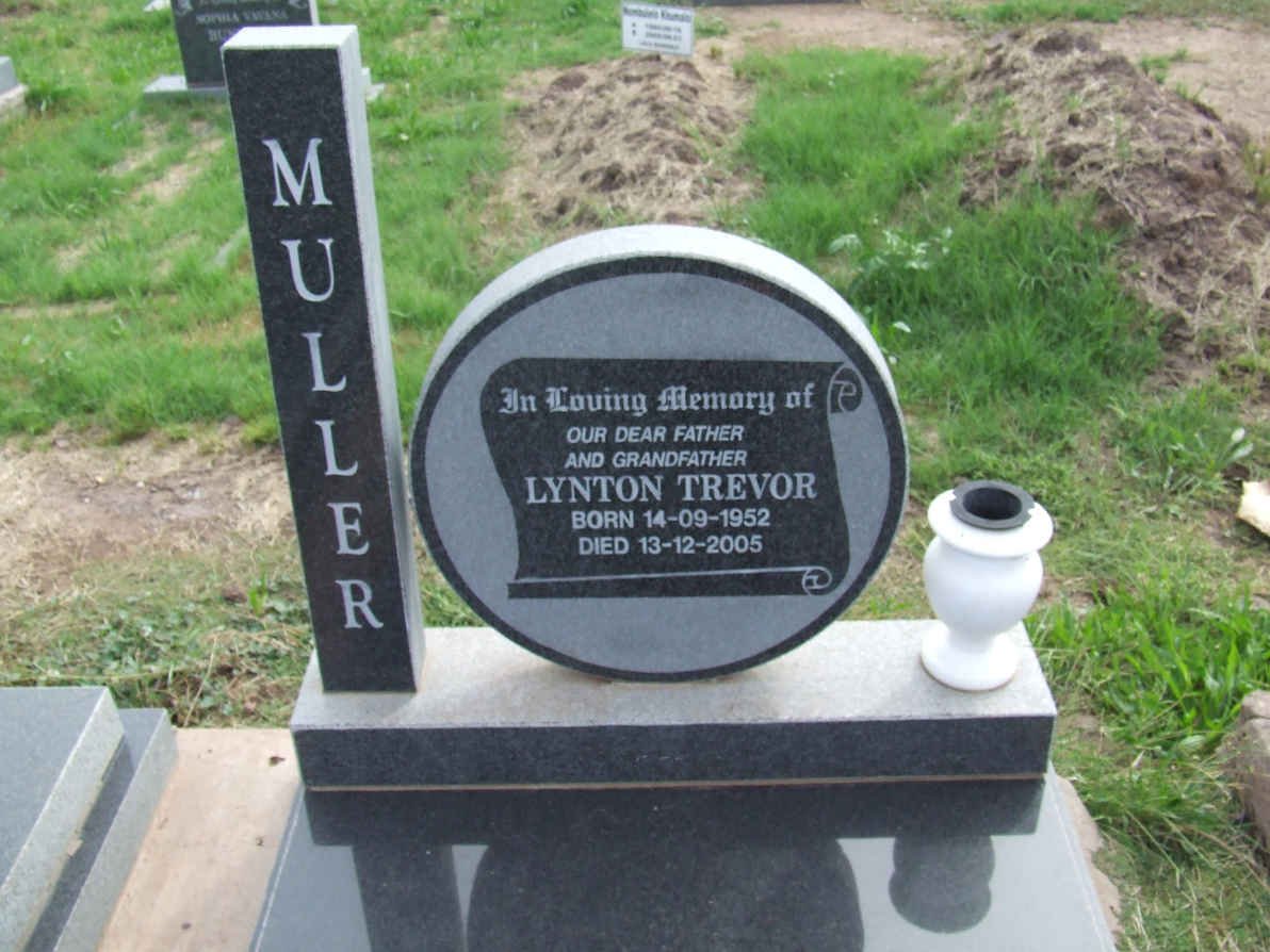 MULLER Lynton Trevor 1952-2005