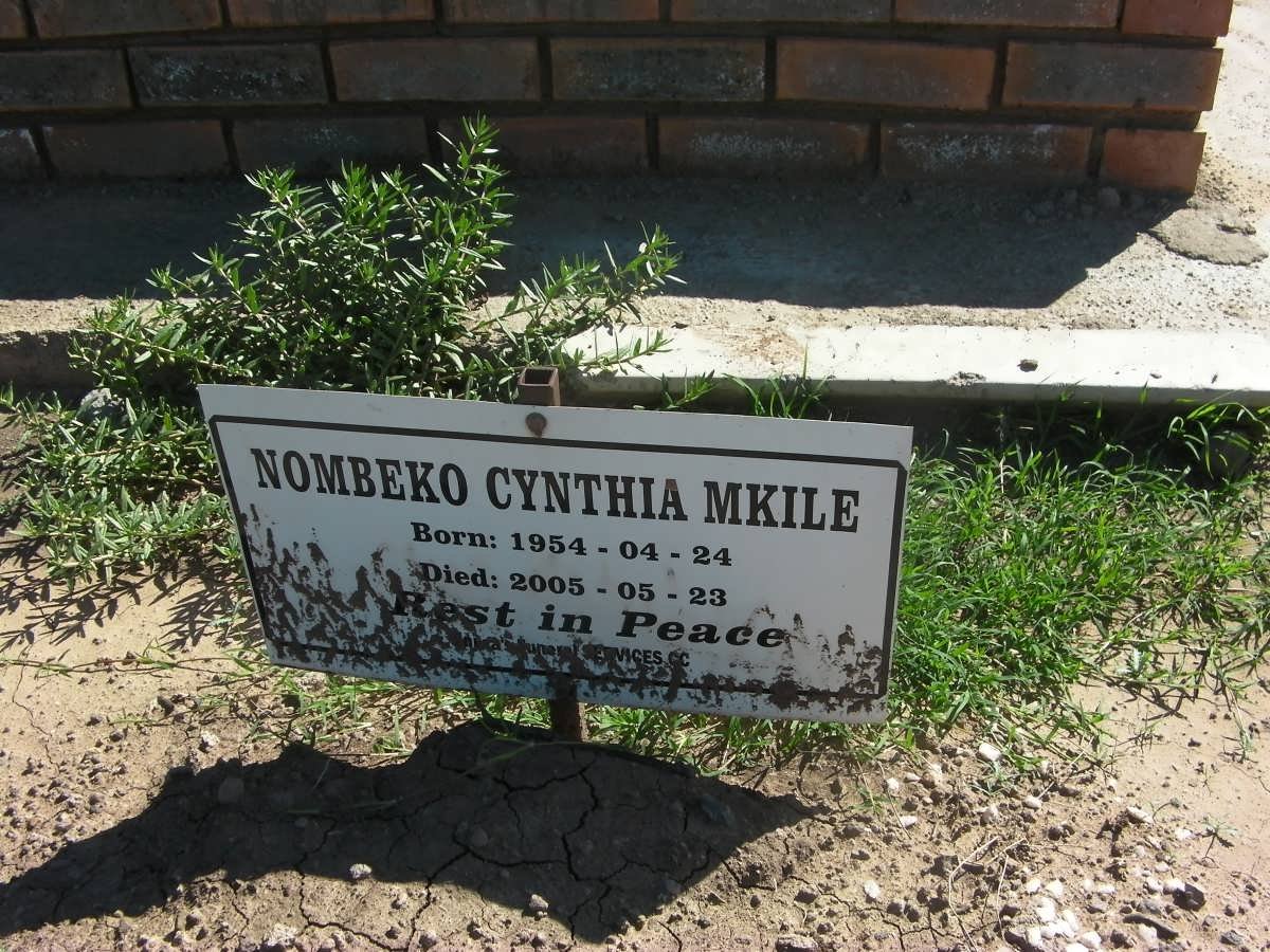 MKILE Nombeko Cynthia 1954-2005