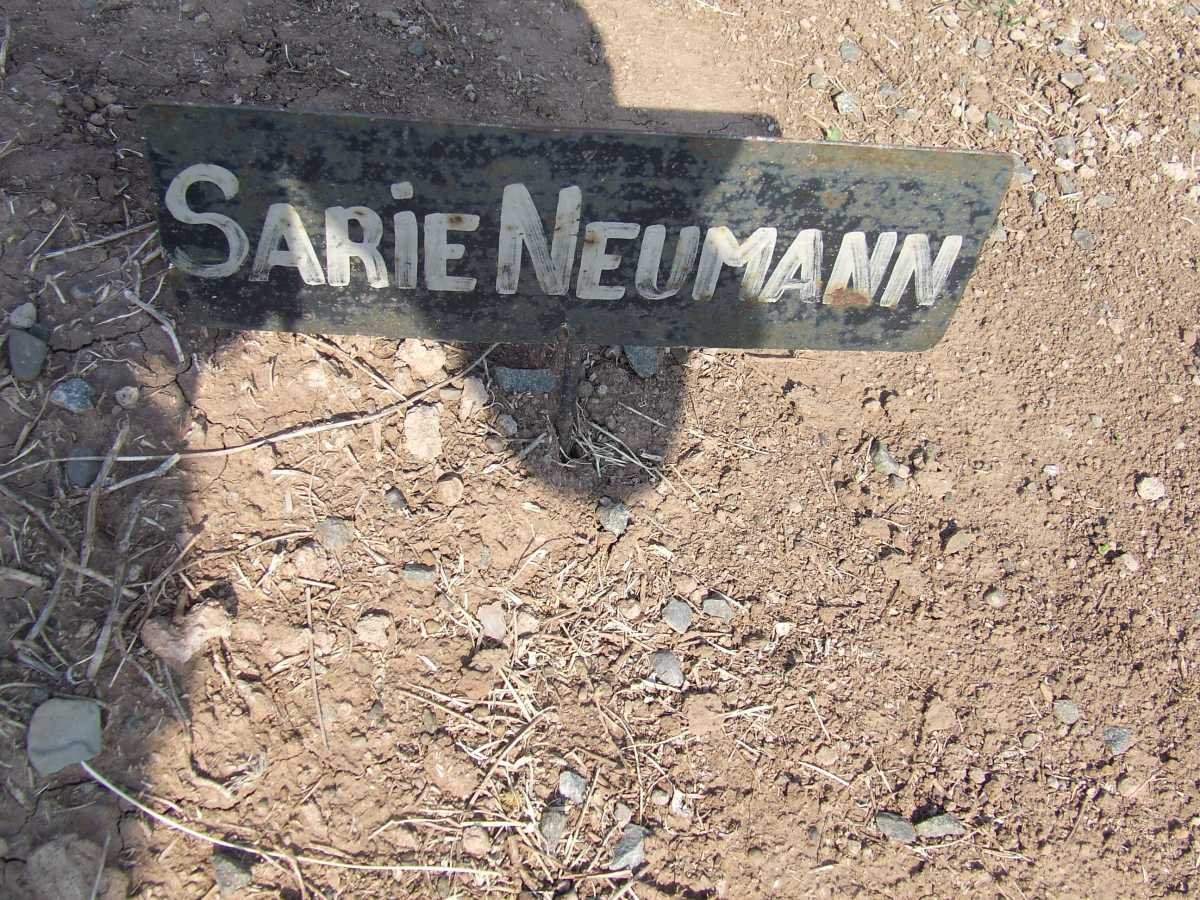 NEUMANN Sarie