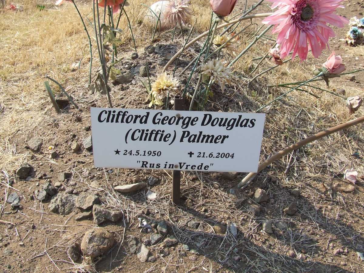 PALMER Clifford George Douglas 1950-2004
