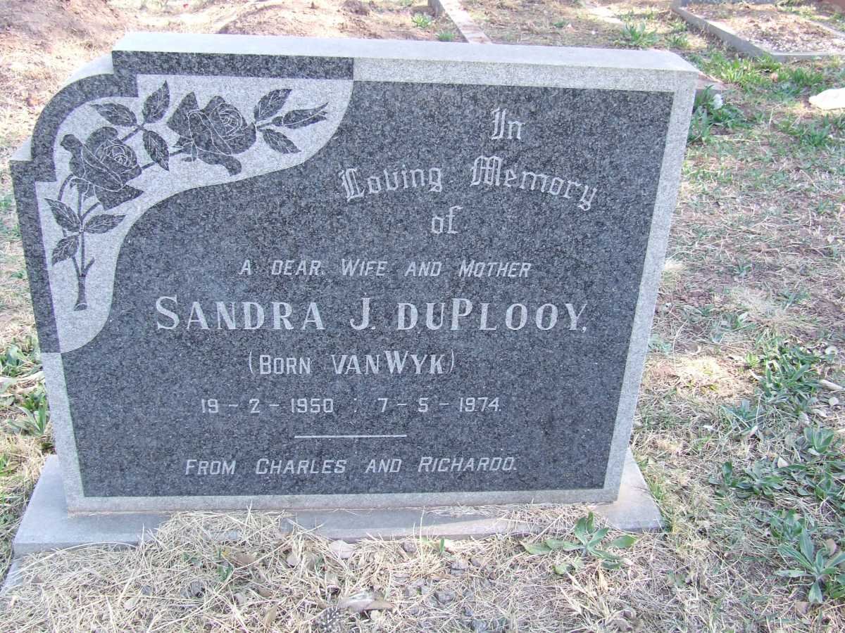 PLOOY Sandra J., du nee VAN WYK 1950-1974