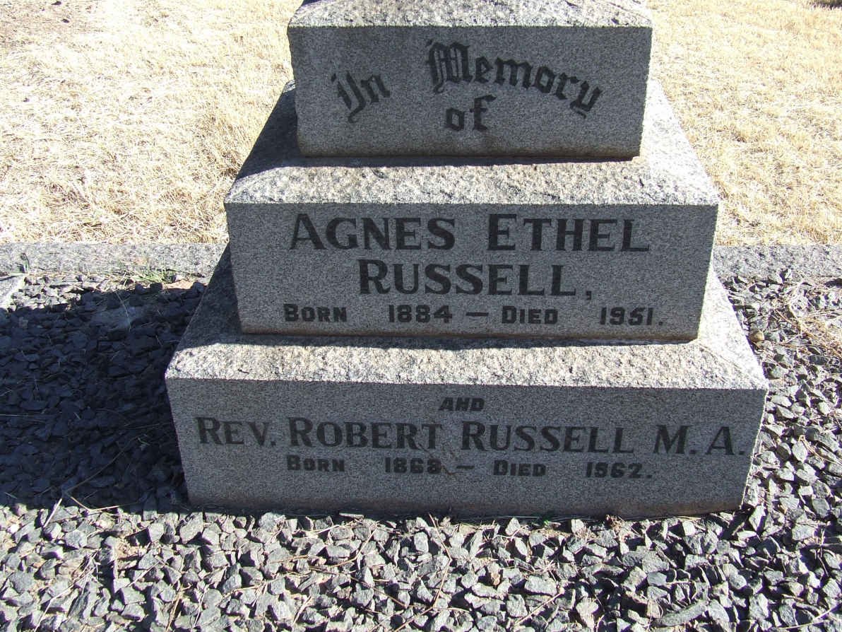 RUSSELL Robert 1868-1962 &amp; Agnes Ethel 1884-1951