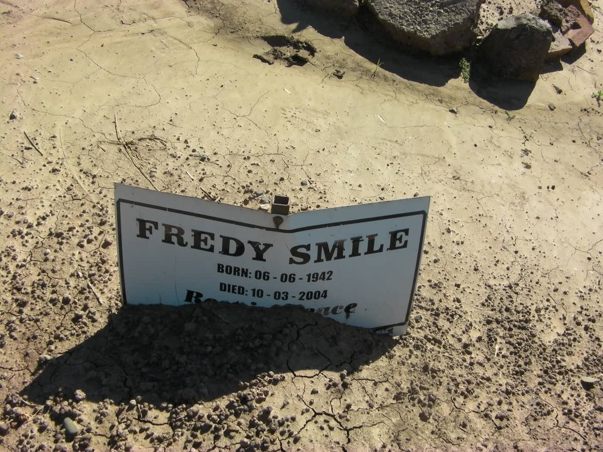 SMILE Fredy 1942-2004.