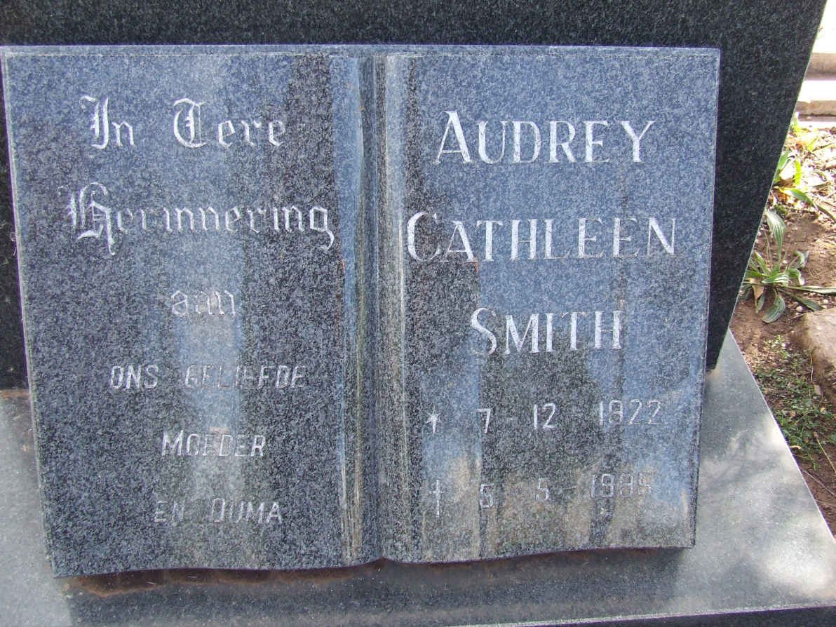 SMITH Audrey Cathleen 1922-1995