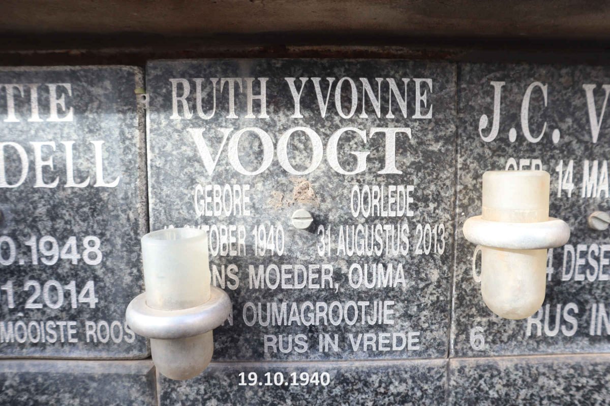 VOOGT Ruth Yvonne 1940-2013