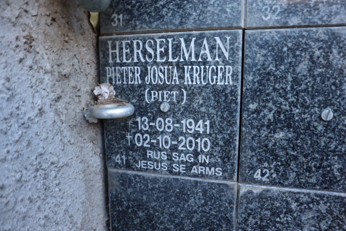 HERSELMAN Pieter Josua Kruger 1941-2010