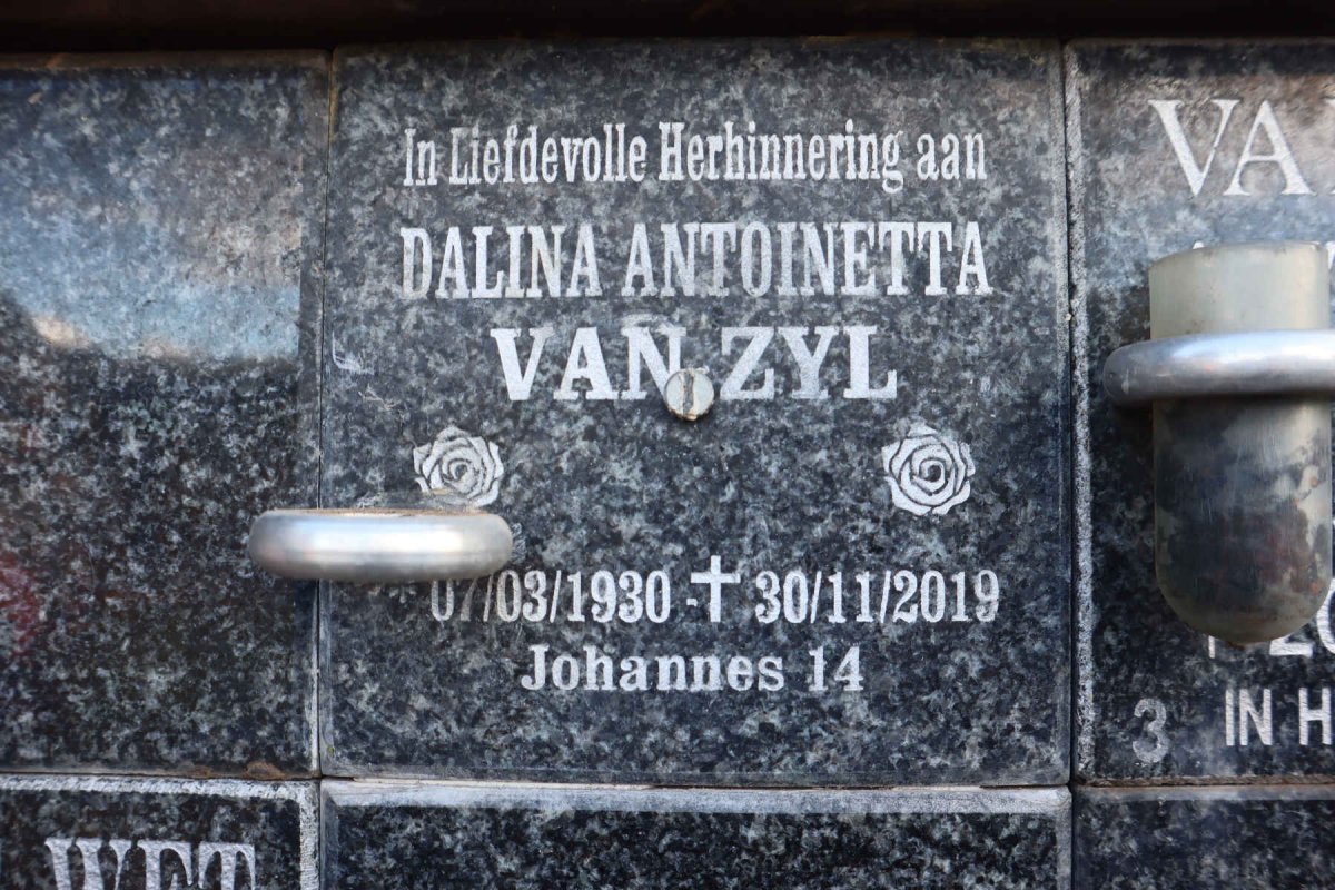 ZYL Dalina Antoinetta, van 1930-2019