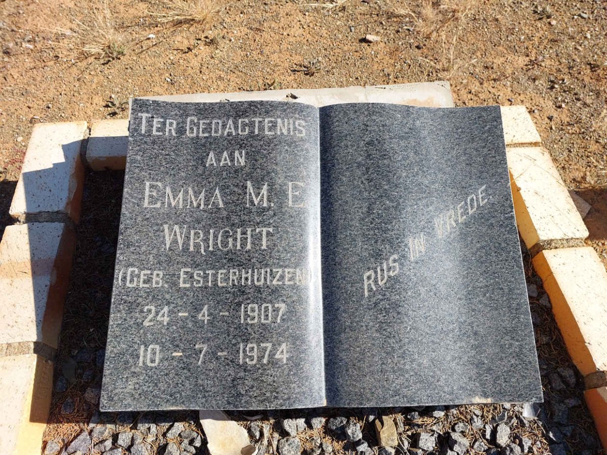 WRIGHT Emma M.E. nee ESTERHUIZEN 1907-1974