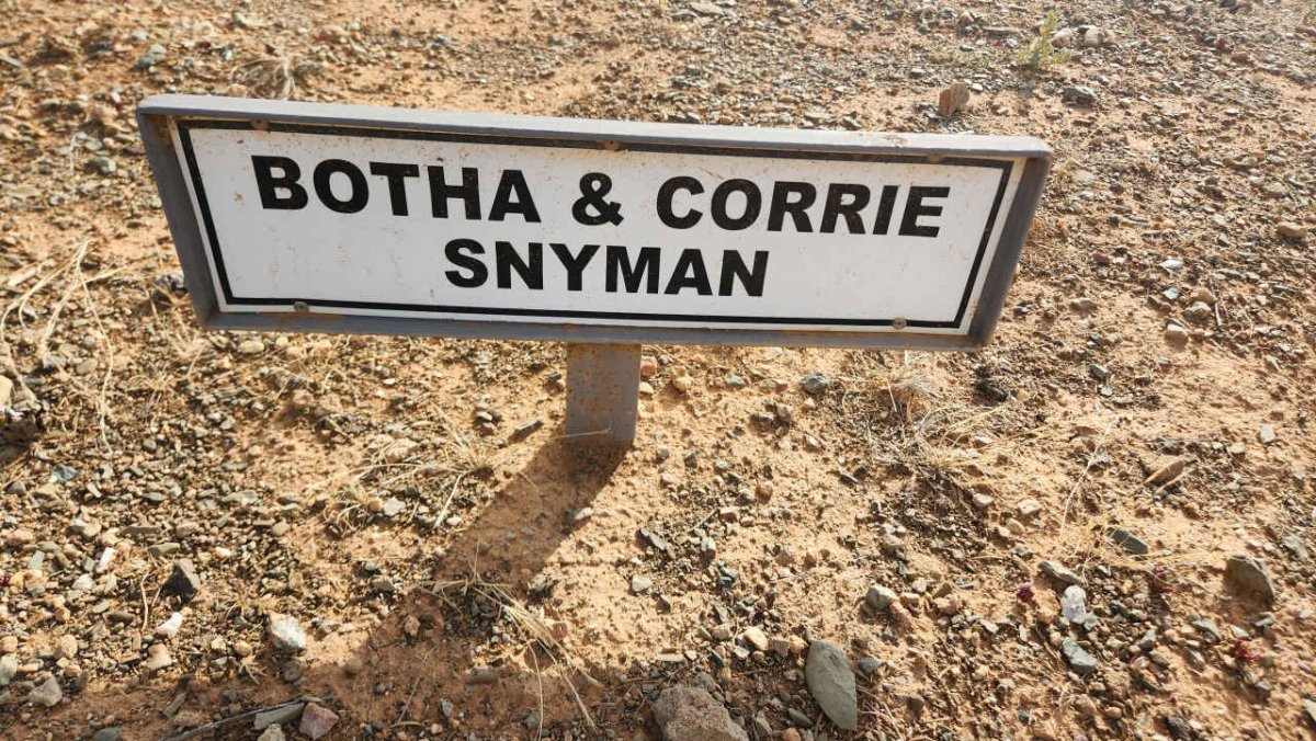SNYMAN Botha & Corrie