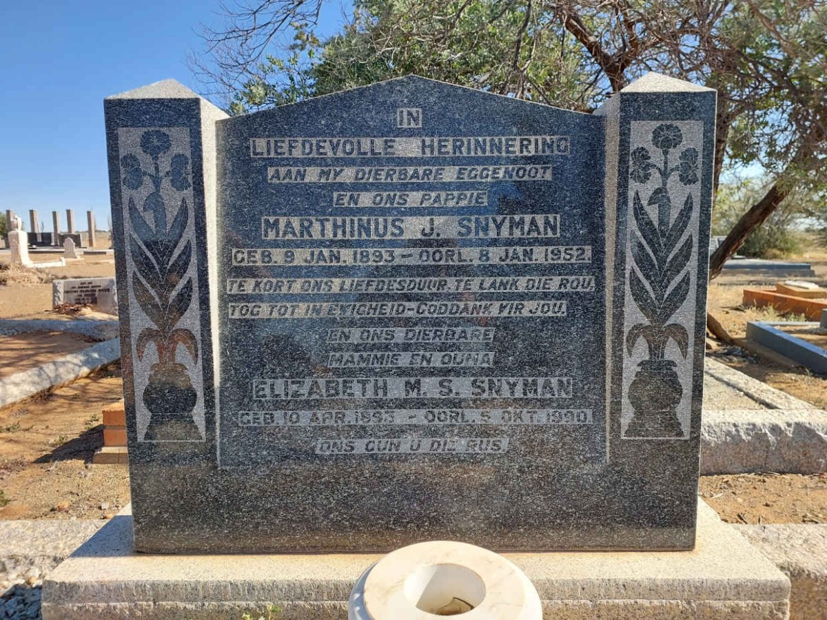 SNYMAN Marthinus J. 1893-1952 &amp; Elizabeth M.S. 1893-1990