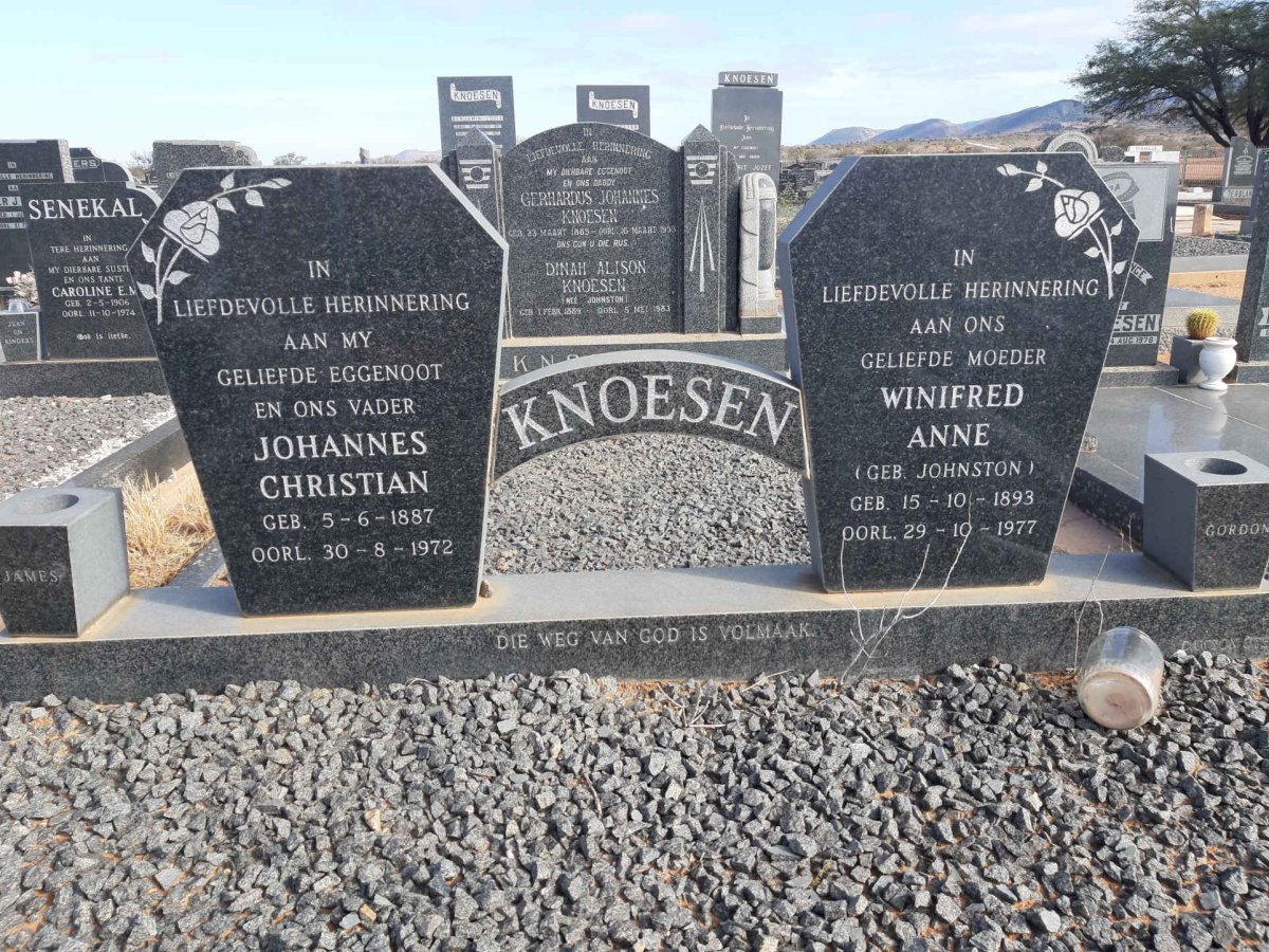 KNOESEN Johannes Christian 1887-1972 &amp; Winifred Anne JOHNSTON 1893-1977