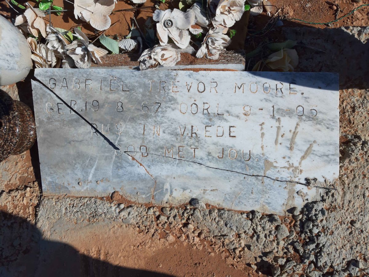 MOORE Gabriel Trevor 1967-2005