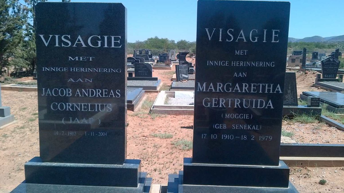VISAGIE Jacob Andreas Cornelius 1912-2004 &amp; Margaretha Gertruida SENEKAL 1910-1979